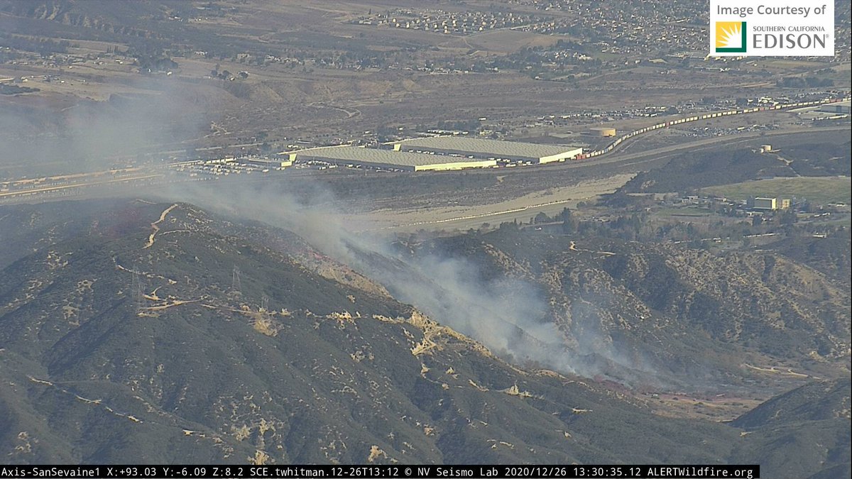 #PitmanFire (#CajonPass, San Bernardino Co) - AA12 reporting fire is still about 45 acres, now @ a slow rate of spread, hoping it holds within the retardant @ the top.