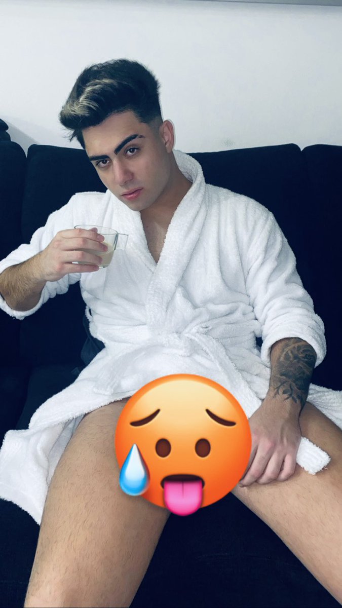juandagarciav's tweet photo. En onlyfans sin censura, 60% de descuento, solo quedan 5/100 plazas libres... 😱💦 https://t.co/GnO4PnfSPQ