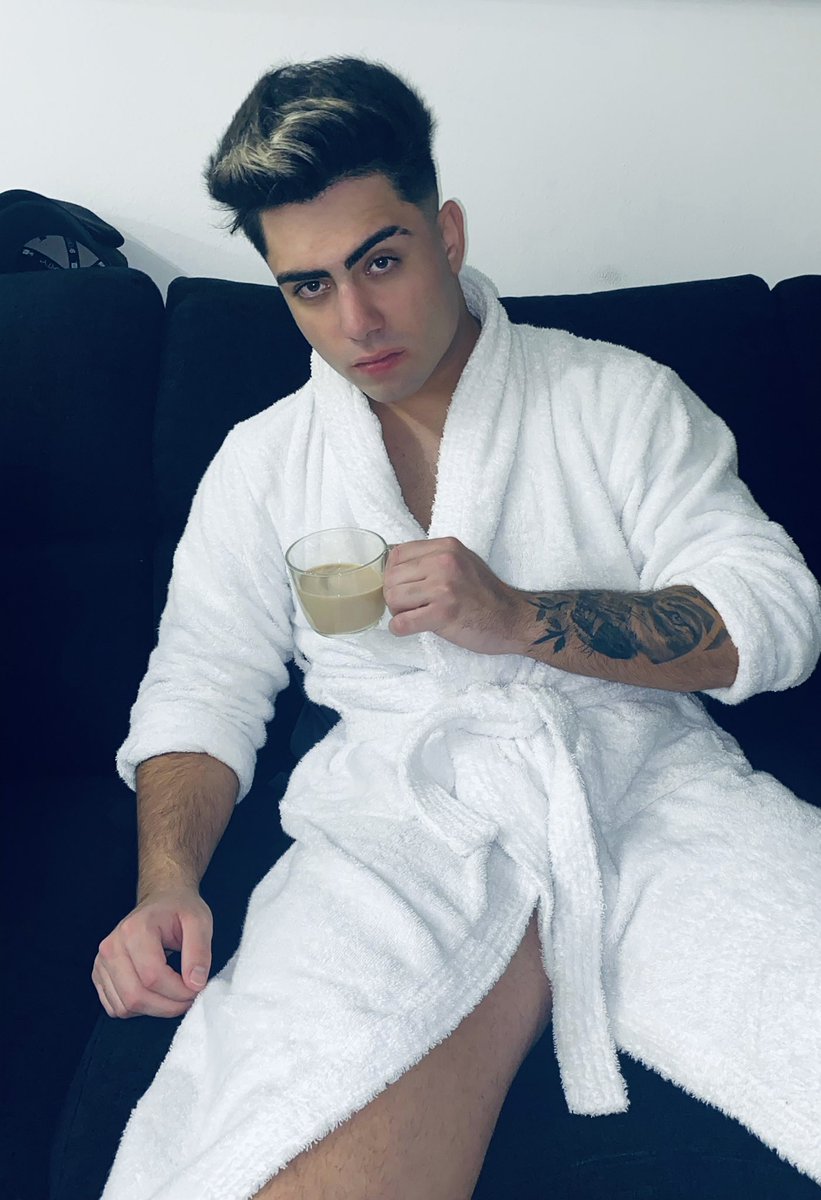 juandagarciav's tweet photo. En onlyfans sin censura, 60% de descuento, solo quedan 5/100 plazas libres... 😱💦 https://t.co/GnO4PnfSPQ