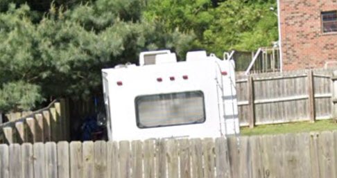  #NashvilleView from Google Street View of the suspect’s property and the RV parked at the rear of what appears to be an apartment complex/building. 1/2