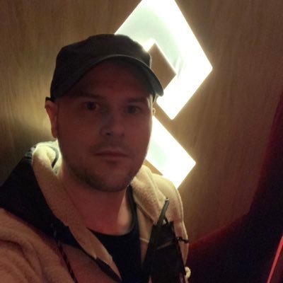 BBCIntroYork's tweet photo. 'rushin over me' from @kitmason1981 is getting us dancing this evening on our Boxing Day Beats special!🔥🔥

Tonight we're celebrating the dance music scene artists, DJs and producers across York &amp; North Yorkshire! 🙌

Listen > https://t.co/zmGmsSpZpt https://t.co/YQLAMSbTtP