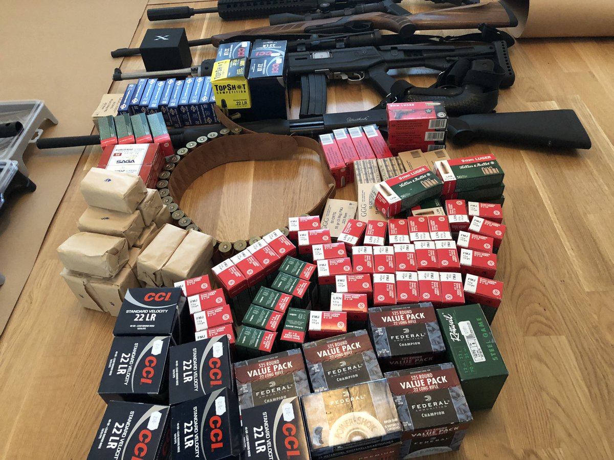 Sheddy420's tweet photo. @nikcantmine @pierre_rochard #stackingsats #stackingammo 🥂 Hunting steak 🥩👌 #Bitcoin life https://t.co/Eg8SFxdpq6