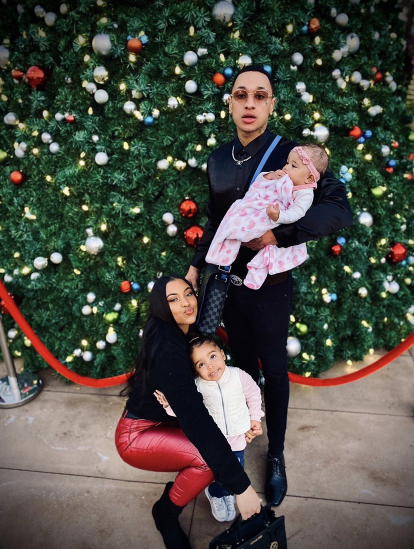 jessicahub_'s tweet photo. Merry Christmas from my fly ass family to yours ❤️🥰 https://t.co/3BXzbfhQfG