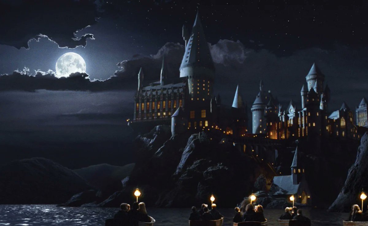 lastgiuli's tweet photo. 《le storie che più amiamo vivono in noi per sempre, quindi, sia che decidiate di tornare attraverso le pagine o attraverso il grande schermo, Hogwarts sarà sempre li a darvi il benvenuto a casa》

non sarà mai un addio, alla prossima ⚡

#HarryPotter https://t.co/kZhemlJluF