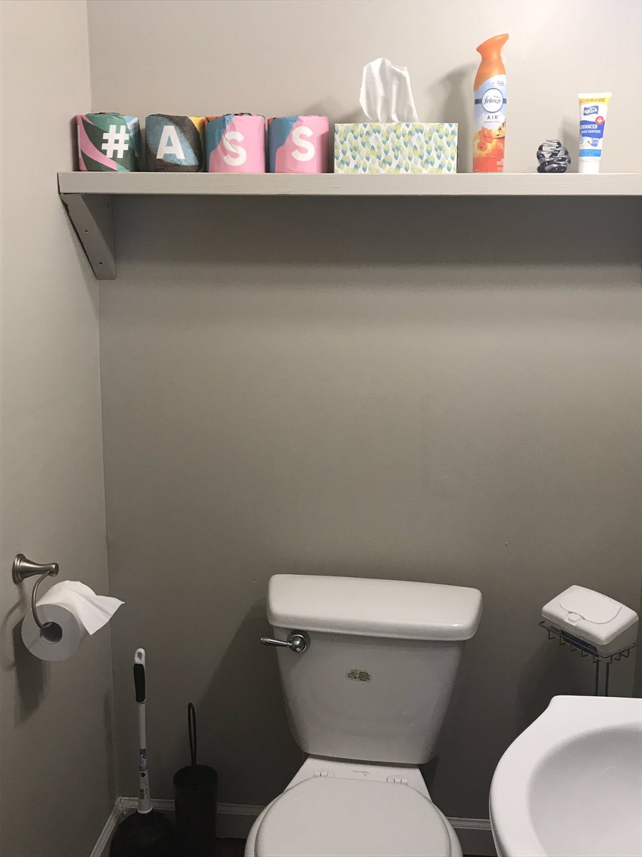 DumbassHall's tweet photo. Thank you @WhoGivesACrapTP for the gift that keeps on giving #Ass https://t.co/e3QTBbtTRU