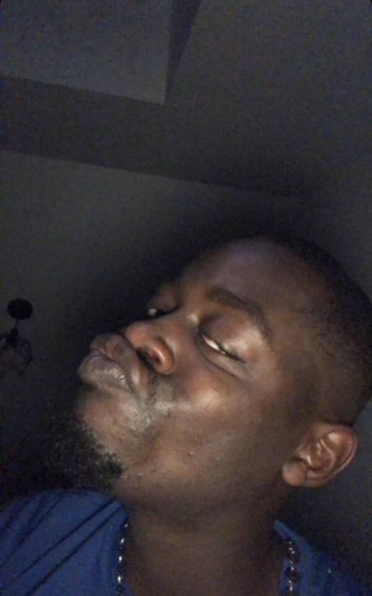 markininhio's tweet photo. @Bmesrimes «Y’a pas de son à minuit 🤷🏿‍♂️
Juste encore plein de choses à dire ...le jour de mon anniv🥳🥳 »

- Nous : https://t.co/JqalnqYIaT