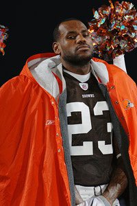 boredcracker's tweet photo. the Lakers don’t play until late sunday night @Browns https://t.co/p2AtMaWXRL