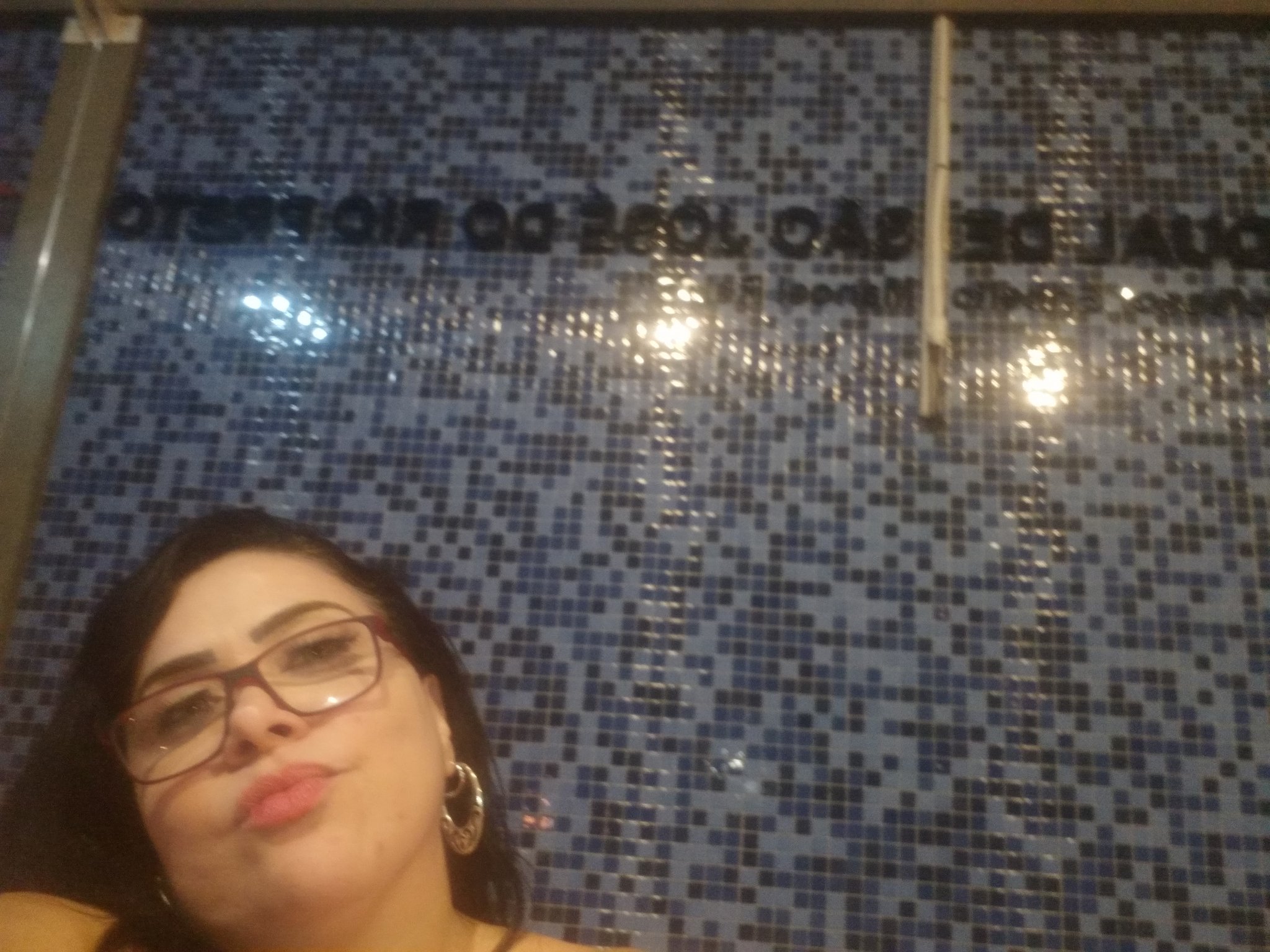 #SorayaCarioca https://t.co/WM2qGuOnxL
