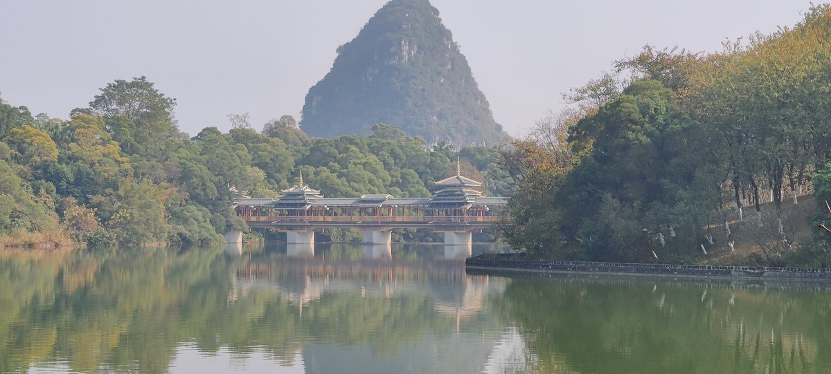 For all my western readers, who believe that the CPC is a danger for the western world: Here is a nice sample how evil the CPC in China is acting. I am just travelling in one of the poorest provinces in China: Guangxi Autonomous Region.