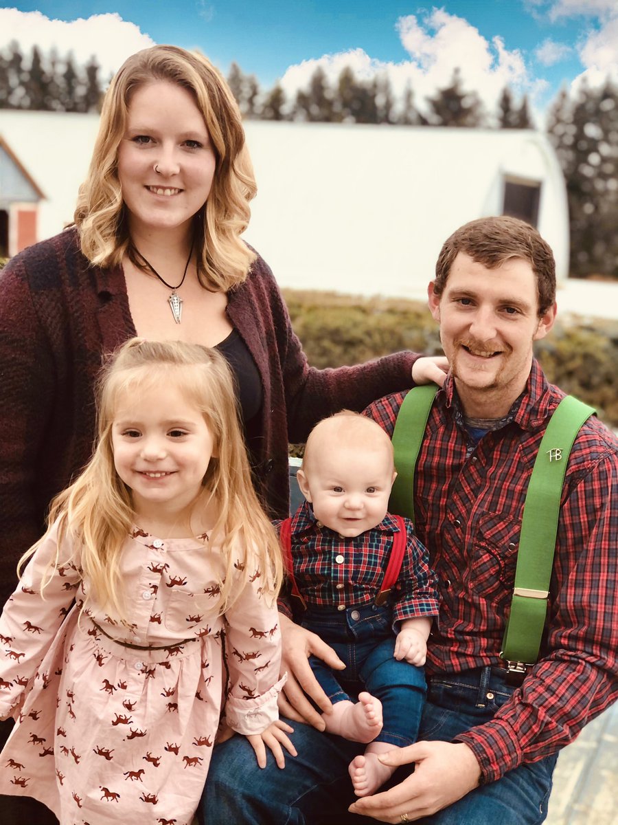 ScradleyHurst's tweet photo. The Hurst Family- a little bit of crazy, a little bit loud &amp; a whole lot of love! 

We made it through Christmas 2020!!! 🎄🎅🏼🤶🏻

“Hallelujah!!!! Holy Shit where’s the Tylenol” 🤪😂 #christmasvacation https://t.co/F0FuxajJpN