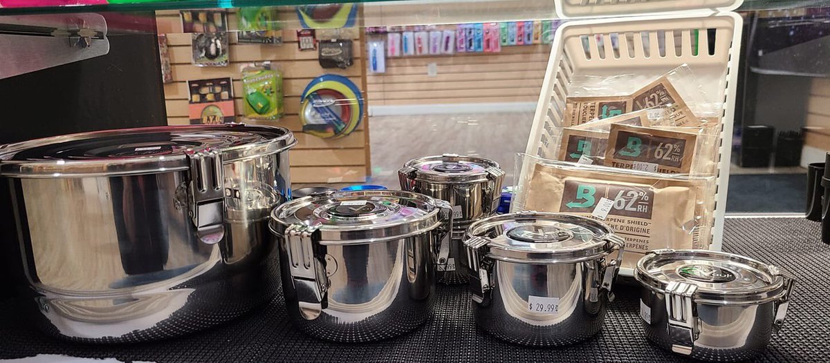 GetYoursStores's tweet image. Keep your bud fresh and tightly sealed in one of our C-Vaults! 

Don&apos;t forget to add your Boveda packets 😊

#budstorage #cvaults #differentsizes #stayfresh #tightlysealed #terpeneshield #boveda #shopgetyours #GetYoursStores #GetYoursBarreVT
