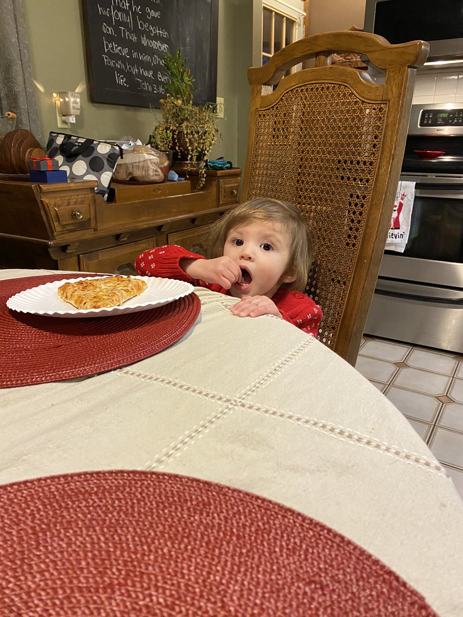 HallJ999's tweet photo. PIZZA 🍕 https://t.co/jH9a4OH2Dy
