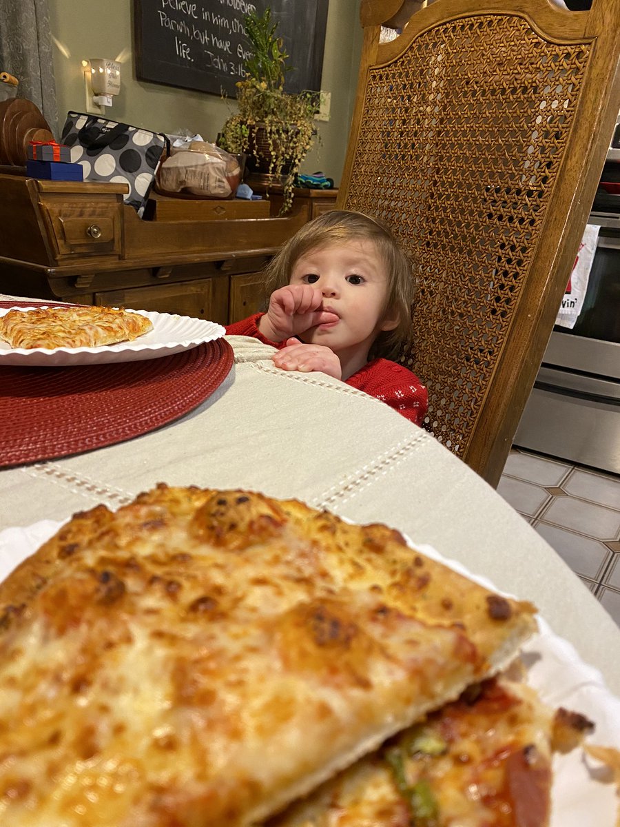 HallJ999's tweet photo. PIZZA 🍕 https://t.co/jH9a4OH2Dy