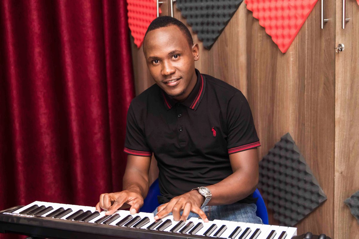 Edardkip's tweet photo. Am greatful to God for yet another year. 
It has not been easy but nimkono wa Mungu umenibeba.
HAPPY BIRTHDAY TO ME.!! https://t.co/4tbt9Cn8Vl