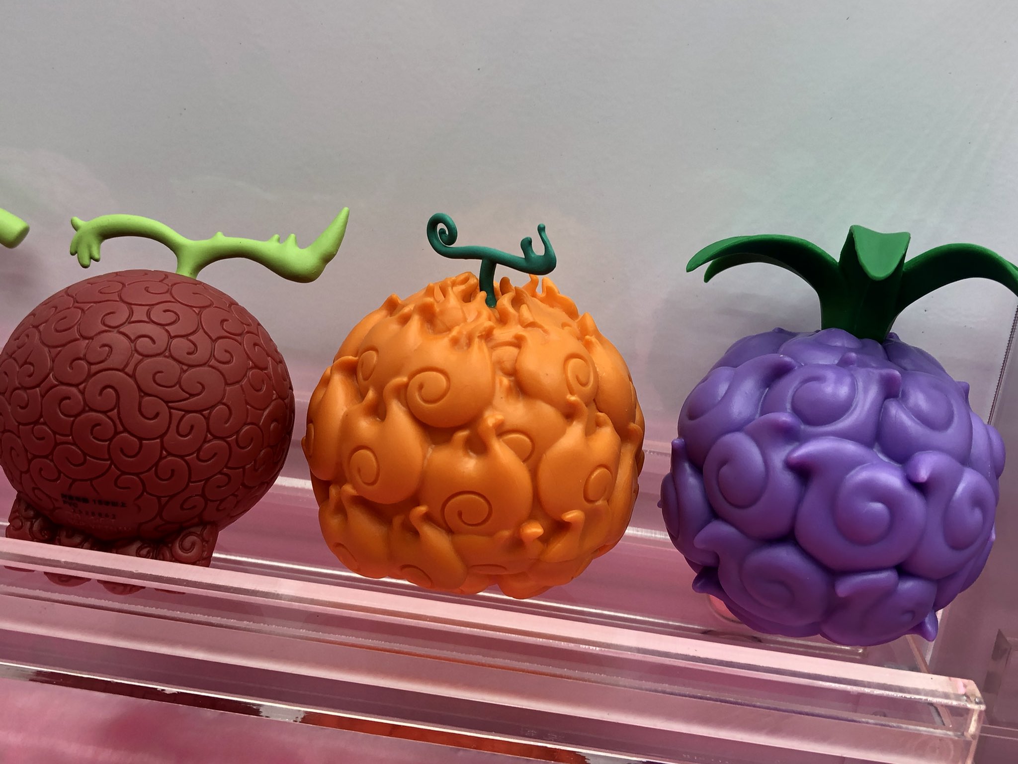 マンガ倉庫日向店アミューズ Twitter પર ワンピース 悪魔の実 フィギュア 全6種 入荷しましたー ゴムゴムの実 メラメラの実 ヤミヤミの実 ヒトヒトの実 ハナハナの実 ヨミヨミの実 の6つの悪魔の実がフィギュアになりました ワンピース 悪魔