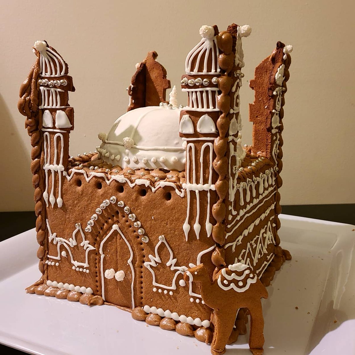MyFoundationLyf's tweet image. My brother and I made a gingerbread mosque. From scratch! 

Required more math than expected
