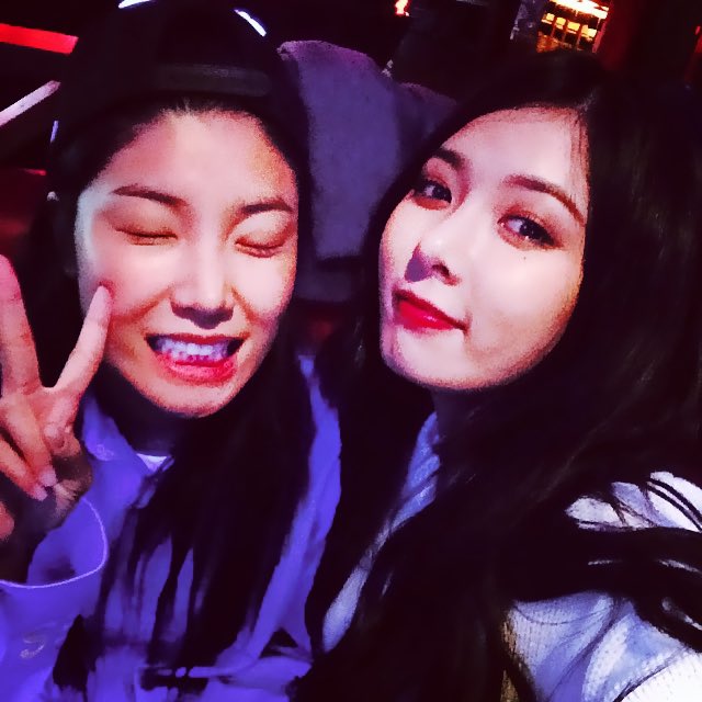bunnyh_yy's tweet photo. 𓄹 [ 𝕭 ໋⳽ ˬ📮« @ (𝓵.)𝕖𝕥𝕤 ٠ ♪ - p!֊音𝒂𝒚 ゛12.26 ՚՚ .!_𝗶𝘀𝘁 ➫ #SquareUp_BLACKQUEEN !
⠀
Obviamente debíamos manifestarnos como parte del #TeamReally porque es superior y el mejor temazo del album. Como es mi SOTY como merece deben darle apoyo a Blackqueen. https://t.co/N1kozfanMB