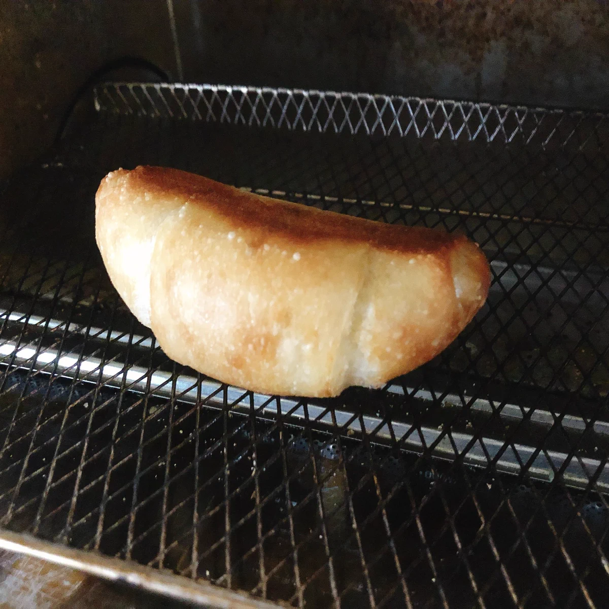 山型のパンをトースターで焼く時は裏返して焼いてみよう！てっぺんが焦げなくてイイぞ！！