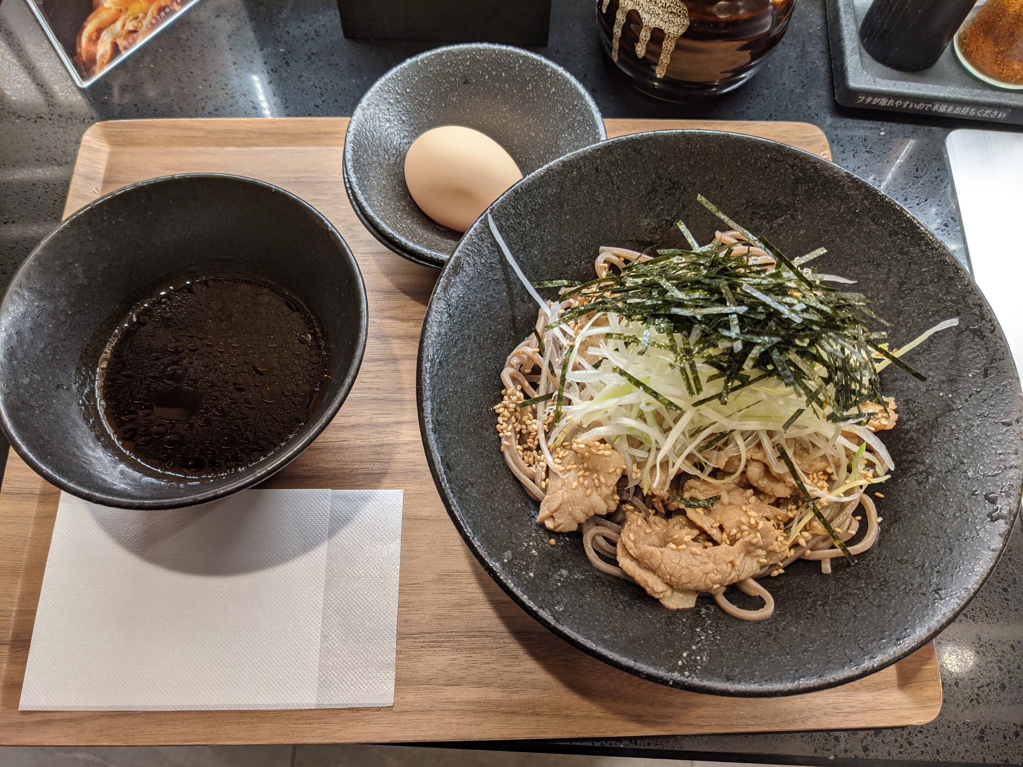 Twitter এ 岸大河 Taiga Kishi 現場前 東京駅構内八重洲中央口前にある立ち食い蕎麦 蕎麦29東京 が想像以上に美味しかったのでポスト ピリッと辛味が効いた肉蕎麦をパッと食べれて大満足 直感を信じてよかった T Co Cm1z5m9quv ট ইট র