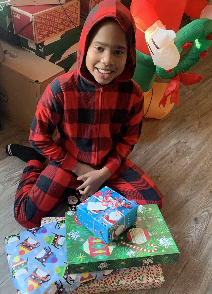 makingmpact's tweet image. During these uncertain times @makingmpact was blessed to be able to make this Christmas brighter for some youth and their families.  We would like to thank the Lipscomb Family, Mrs. Molly and her team at Yayas Restaurant for partnering with us in being a Christmas Blessing!