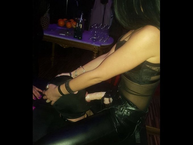 I'm online right now on skyprivate (live skype sessions). my private profile: https://t.co/m3vqrUm8N3<a href="/tag/mistress"class="tags"><span>#mistress</span></a>
