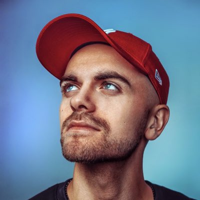 Ja Twitter, ich will alle Follower wissen lassen, dass ich mein Profilbild geupdated hab damit keinem diese wertvolle Änderung entgeht #NewProfilePic