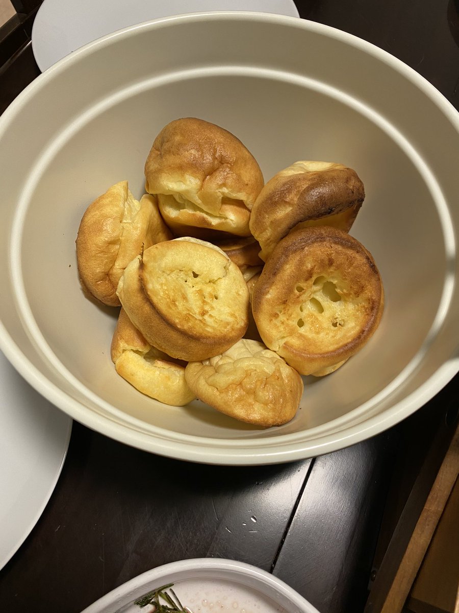 jamiemoffat's tweet photo. Boxing Day? Christmas feast 2.0 #beef #yorkshirepudding #leftovers #onpoint #canadiantradition https://t.co/TraWUxU3Lp