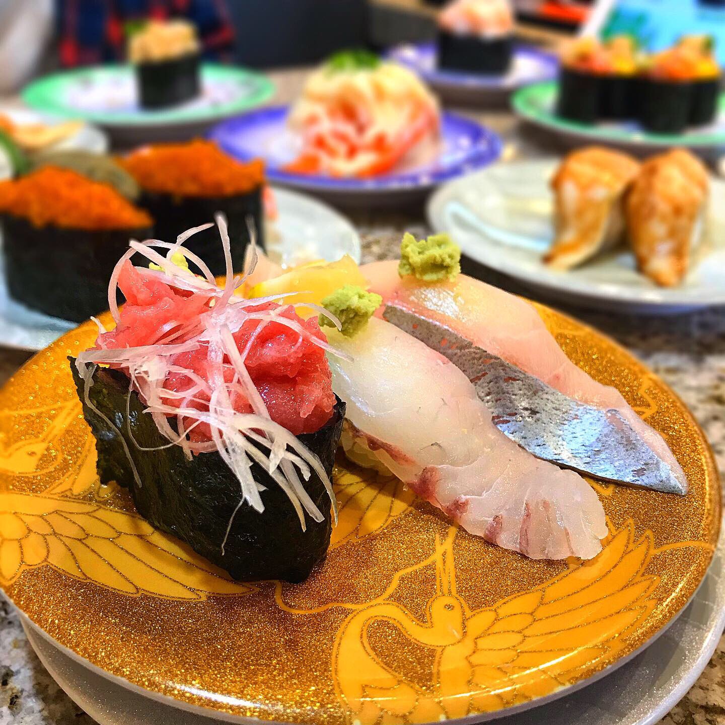 Grap Down 函太郎でランチ 寿司 鮨 すし マグロ サーモン 真鯛 芽ネギ 穴子 海老 唐揚げ ハマチ 回転寿司 こぼれ寿司 イクラ ネギトロ グルメ ランチ 回転寿司ランチ 寿司ランチ 函太郎ランチ 寿司インスタグラム 八戸グルメ 八戸