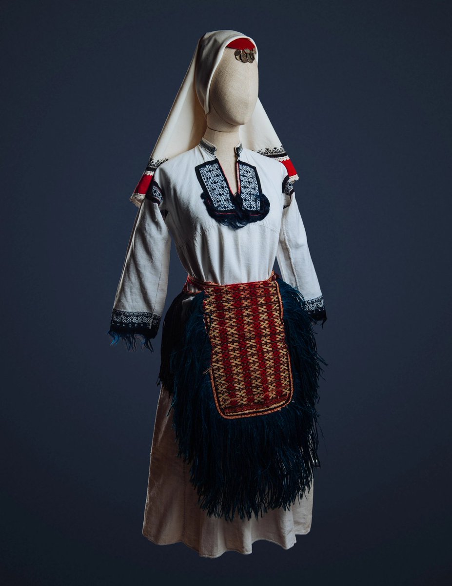 Košulja (shirt) – an embroidered linen or hemp fibre clothPregača (apron) – a woolen apron with long fringe; for girls, woven in bright designs.stražnja pregača or lizdek – a short apron with very long fringe, worn to cover the backside (fell out of use around WWI)