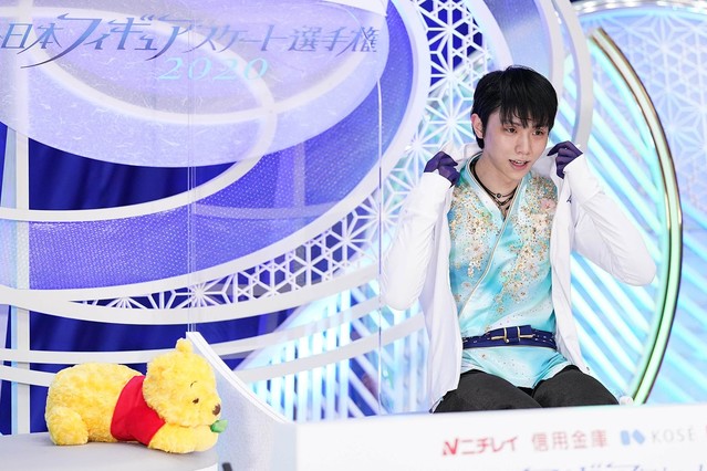 羽生結弦選手 切れ味鋭い演技とプーさんに 痛かったかお前 ごめんよ と会話する図にギャップありすぎ 本当に同一人物なのか Togetter