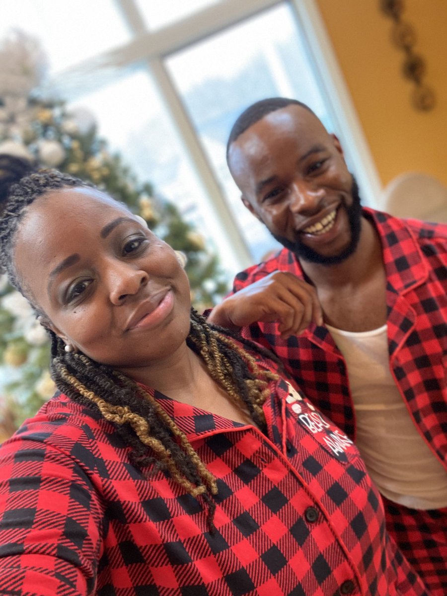deb_aka's tweet photo. Christmas at the Crawfords! https://t.co/d6tlvLtpCn