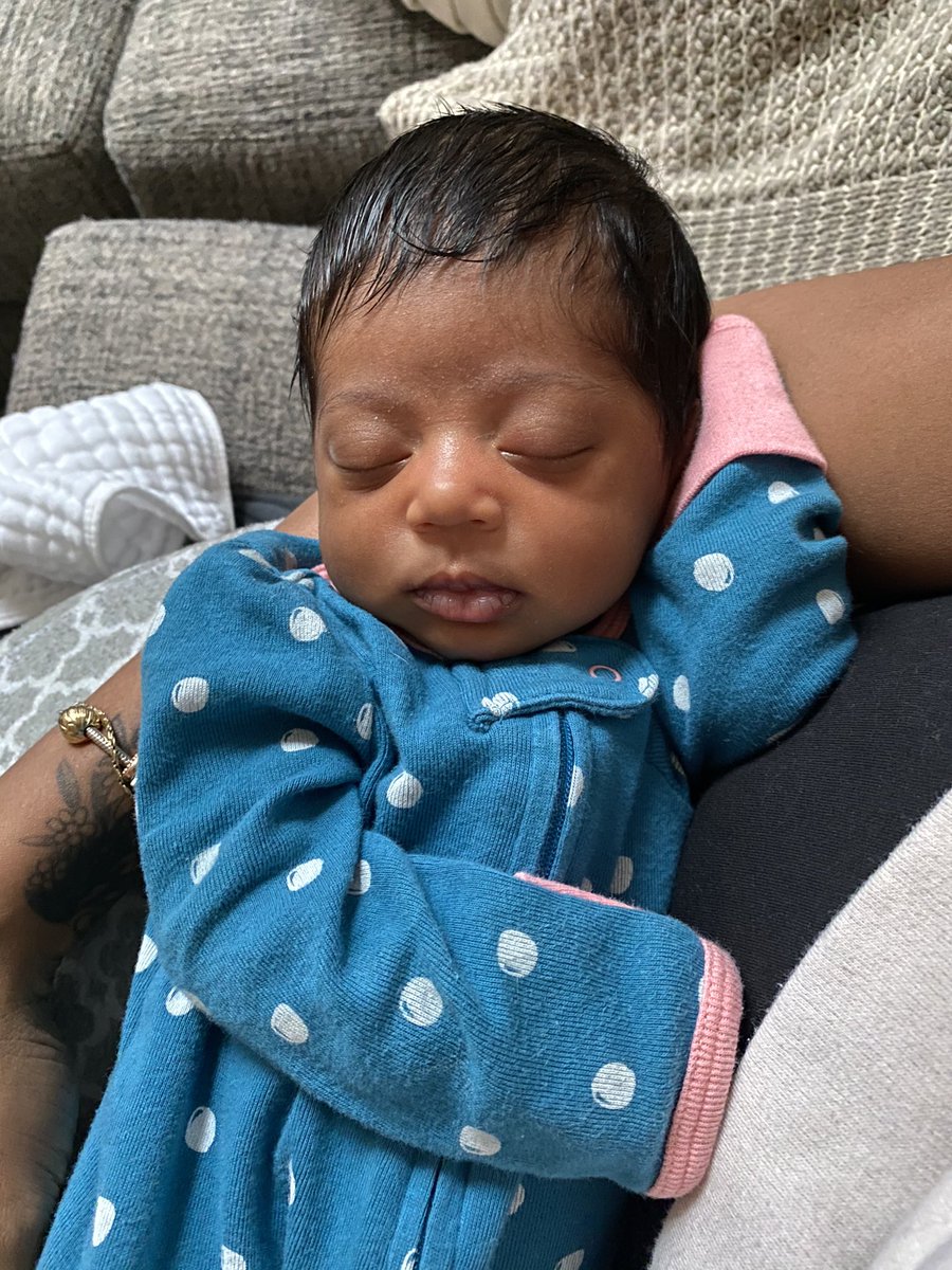 My Wife giving birth to our daughterLuna Isabella Vaughn11-23-202012:53am6lbs10oz19in