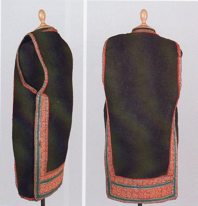 Zubuni, upper woolen vests, and aprons were the most important pieces of over clothing. Zubuni are usually made of course fabrics, and covers the hips. (Prnjavor and Kozara)