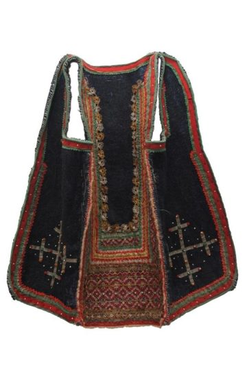Zubuni, upper woolen vests, and aprons were the most important pieces of over clothing. Zubuni are usually made of course fabrics, and covers the hips. (Prnjavor and Kozara)
