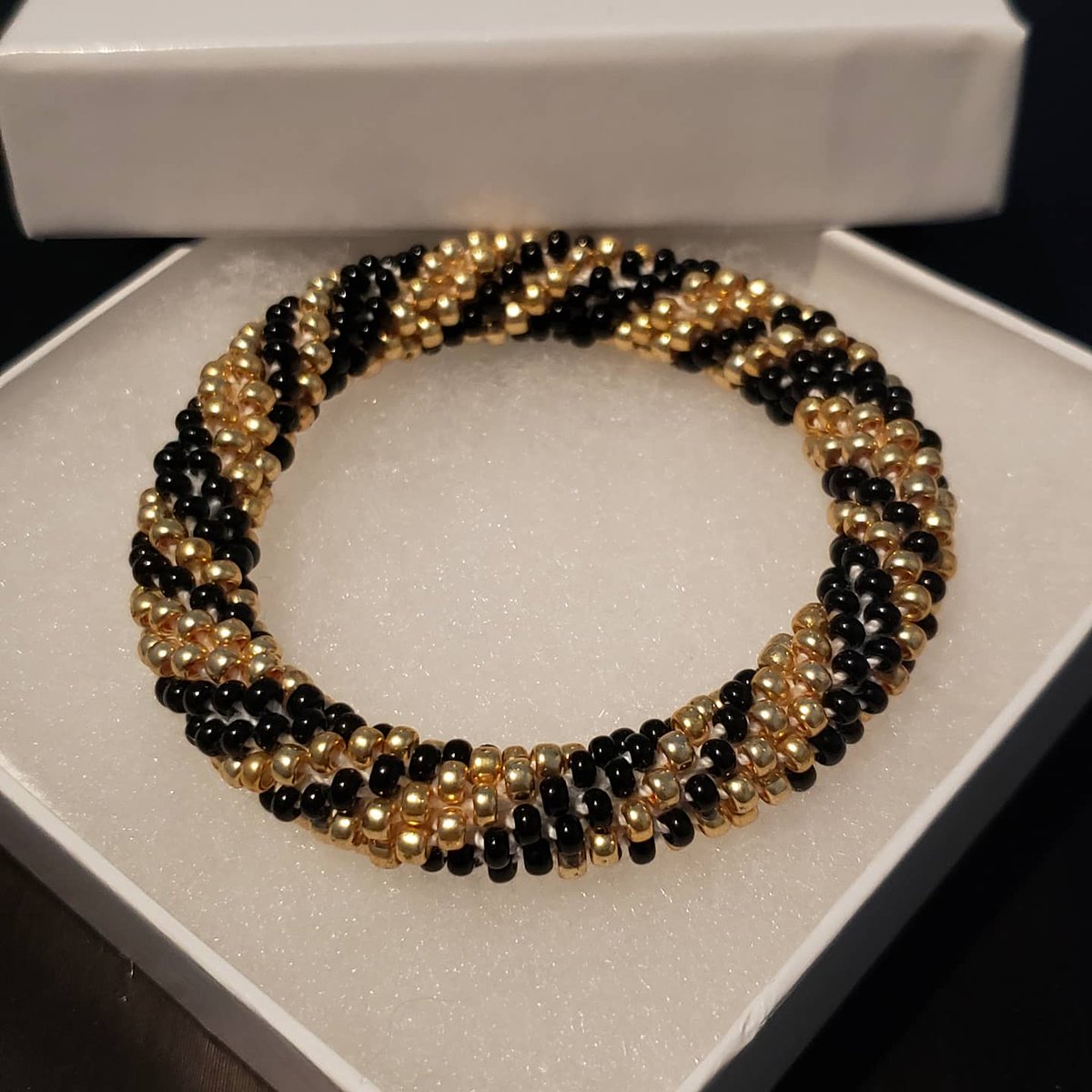 Black and gold look soo nice together #etsy #smallbusiness #linkinbio #shopsmall #blackownedbusiness #beadcrochet #jewelry