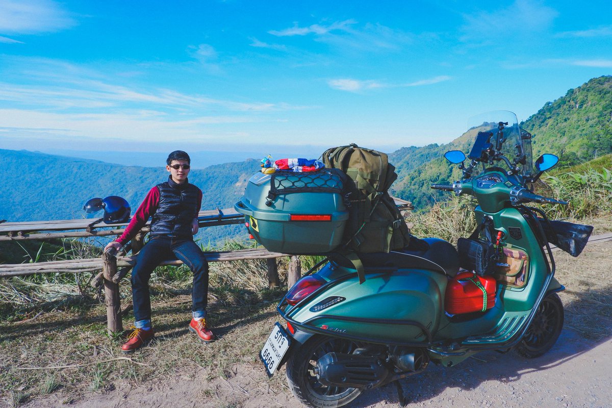 ArtyClassic's tweet photo. ความสุขอยู่ไม่ไกล แค่เราลองเปิดใจแล้วตามหามัน 🍃⛰☁️🛵💨
#ภูทับเบิก #ผาหัวสิงห์ #vespa #ภูเขา #ธรรมชาติบำบัด🍃 https://t.co/pzNnOEPkSj