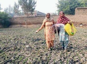 Gurpreet Ghuggi (@gurpreetghuggi) on Twitter photo Malkeet Kaur (62) of Deon village in Bathinda district takes charge of her 10-acre farmland after her husband and 3 sons are taking part in the ongoing farmers’ protest in Delhi. SIMILARLY <a href="/narendramodi/">Narendra Modi</a> NEEDS TO TAKE CHARGE FROM CORPORATE #kisanandolan #KisanEktaZindaabaad Malkeet Kaur (62) of Deon village in Bathinda district takes charge of her 10-acre farmland after her husband and 3 sons are taking part in the ongoing farmers’ protest in Delhi. SIMILARLY <a href="/narendramodi/">Narendra Modi</a> NEEDS TO TAKE CHARGE FROM CORPORATE #kisanandolan #KisanEktaZindaabaad