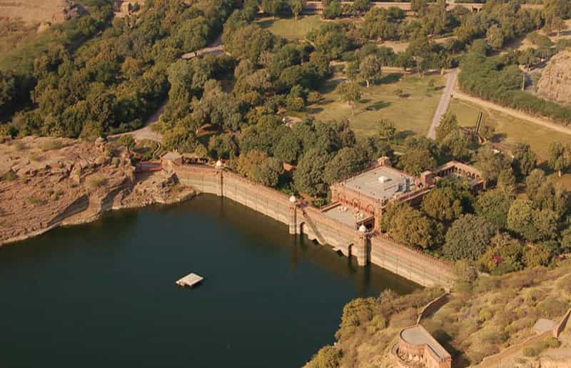 BalSamand was built around 1159 AD by BalakRao Parihar and was used to preserve the rain water into it and to provide sufficient water for people of Mandore. It was widened by Rathore rulers and the Palace was built and renovated over the years.