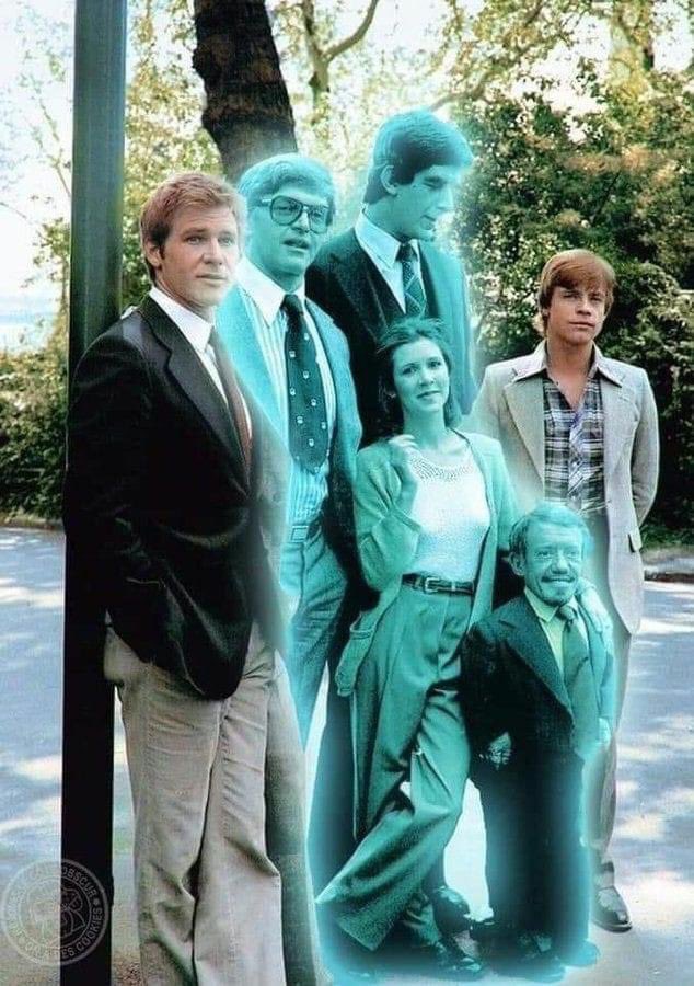 Sad RIP Carrie Fisher, Peter Mayhew, Kenny Baker And David Prowse https://t.co/gvnGeQdP5d