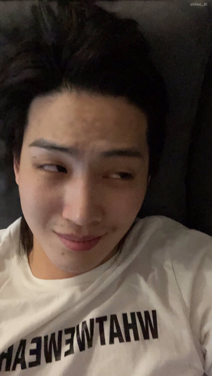 archive_Jaebeom's tweet image. Jaebeom bed selfies.