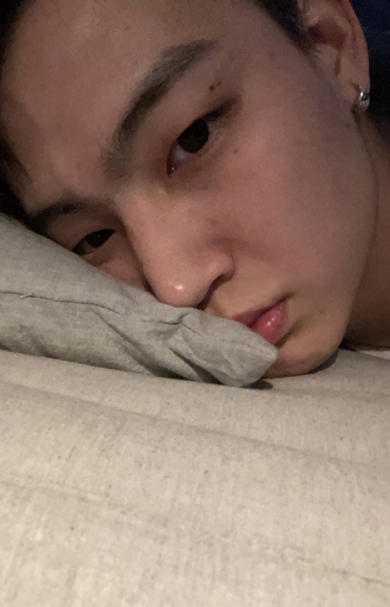 archive_Jaebeom's tweet image. Jaebeom bed selfies.