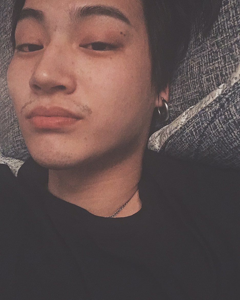 archive_Jaebeom's tweet image. Jaebeom bed selfies.