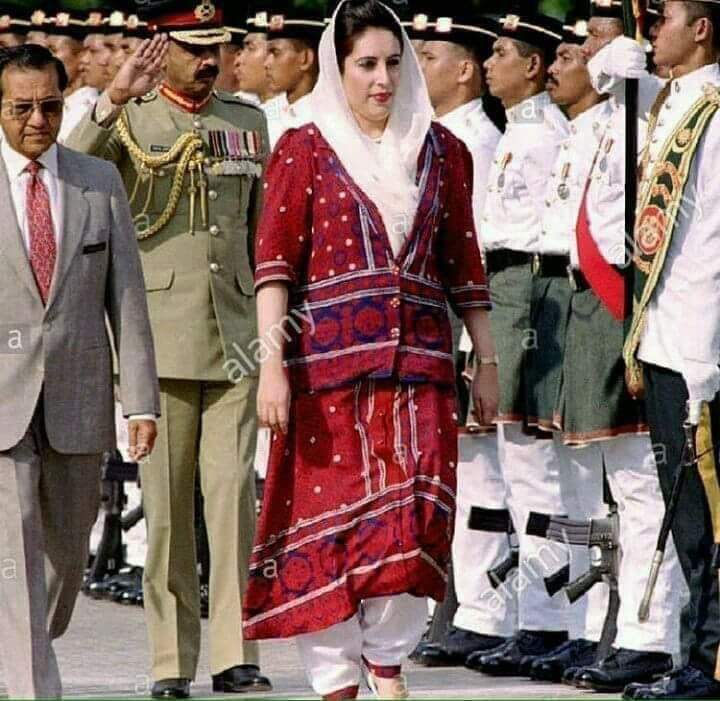 deol_ch's tweet photo. یہ جو میری لحد پہ روتے ہیں نا!!!
ابھی اٹھ جاٶں تو جینے نہ دیں!!!
#pakistan_zindabad #PPP @IrshadBhatti336 @DunyaNews @MuradSaeedPTI https://t.co/01NJqihUxs