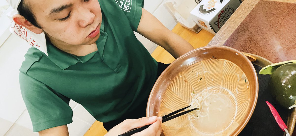 NagoPoco's tweet photo. 時間短縮要請中22時に完全撤収😊
なので、お食事メニュー強化

2.6キロ自家製ラーメン
1人で挑戦し、30分で残さずスープまで完食出来たら無料‼️🥰

完食できなかったら1,500円（税込）

6人前相当
シェアして食べる場合は、3,000円（1人前あたり500円）

とってもお得なチャレンジメニュー
挑戦者求む https://t.co/RYUCHSvpTt