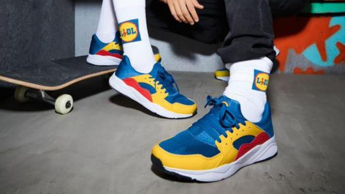 BFMTV's tweet photo. Les baskets vendues 12 euros aujourd'hui chez Lidl déjà en vente 10 fois leur prix sur internet
https://t.co/Kf4mRgjeRD https://t.co/9F1vMc3TLI