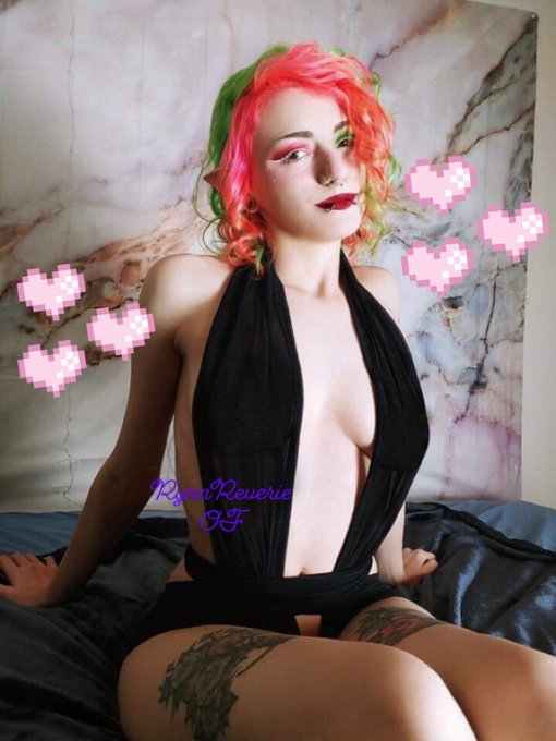 New Christmas elf set is up for the holidays 🎄💖🎄 https://t.co/k1kaf8yzoL  $5 Holiday sale still running