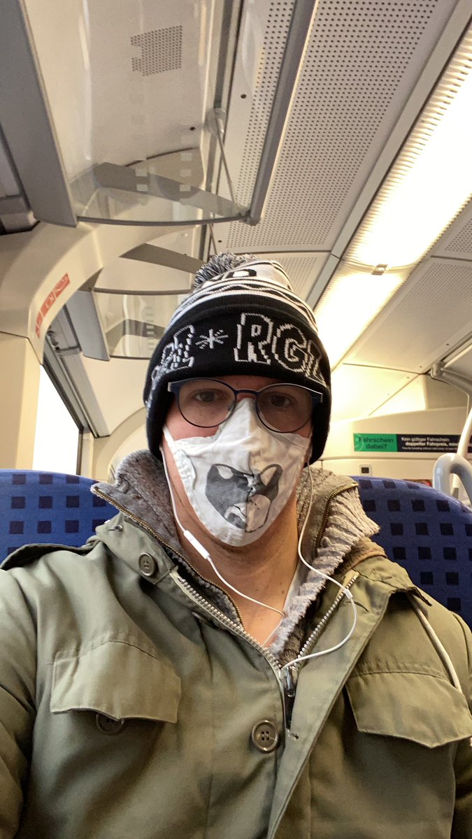 ckbmueller's tweet photo. @kloeterklikke #richtiggutesZeug eure Merch Mütze #deichkind #RGZ #dinge #selbermachenlassen https://t.co/IhJyTlAGNG