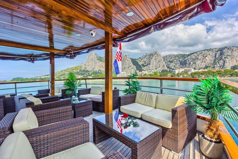 Good morning ☀️ #shipslife #croatia #bestmornings 
What places in Croatia 🇭🇷 you plan visit next summer? 🤩
⬇️
croatia-cruises.net/places/