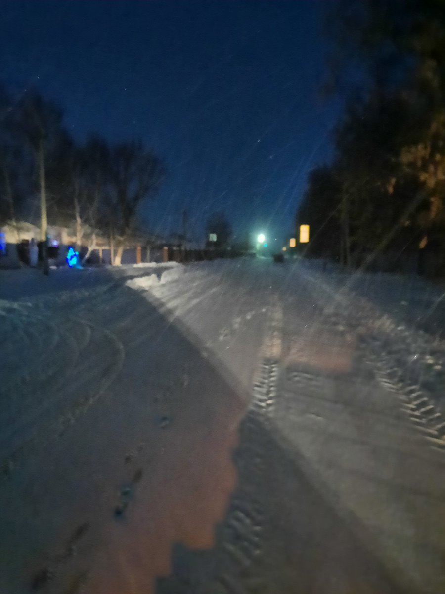 Снегопад не застанет в расплох Администрацию сельского поселения <a href="/SyhayaVyazovka/">Администрация сельского поселения Сухая Вязовка</a> , три единицы техники расчищают дороги поселения от снега.