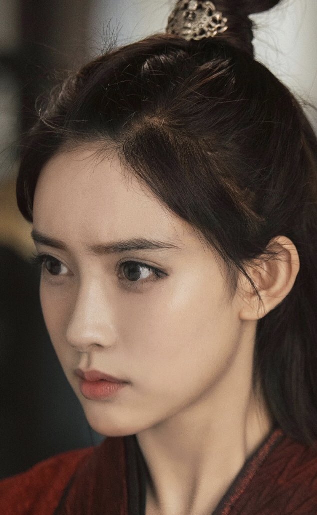 Wen Qing wears these when she’s hanging out at home and you’ll never convince me otherwise (mostly bc of the visual):